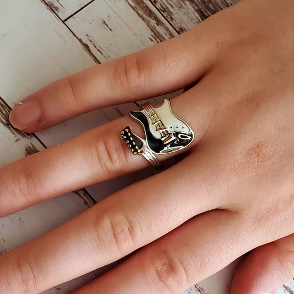 Rockin Guitar Ring - Picture 2 of 5